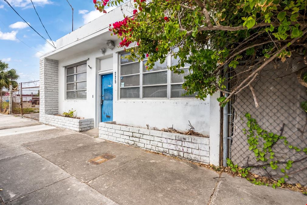 Exterior of 775 NW 21st St office warehouse